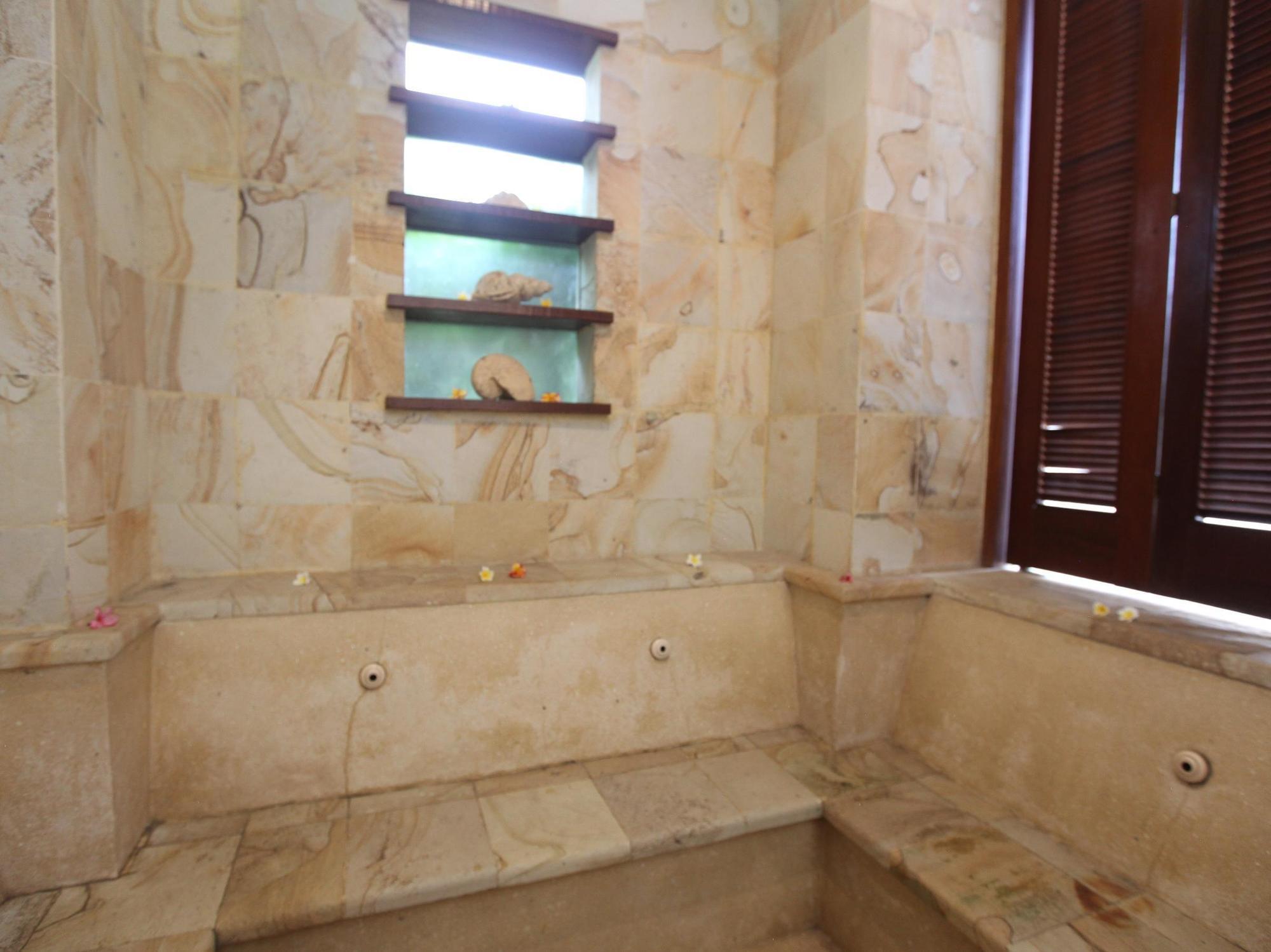 Pool Villa Merumatta Senggigi Buitenkant foto