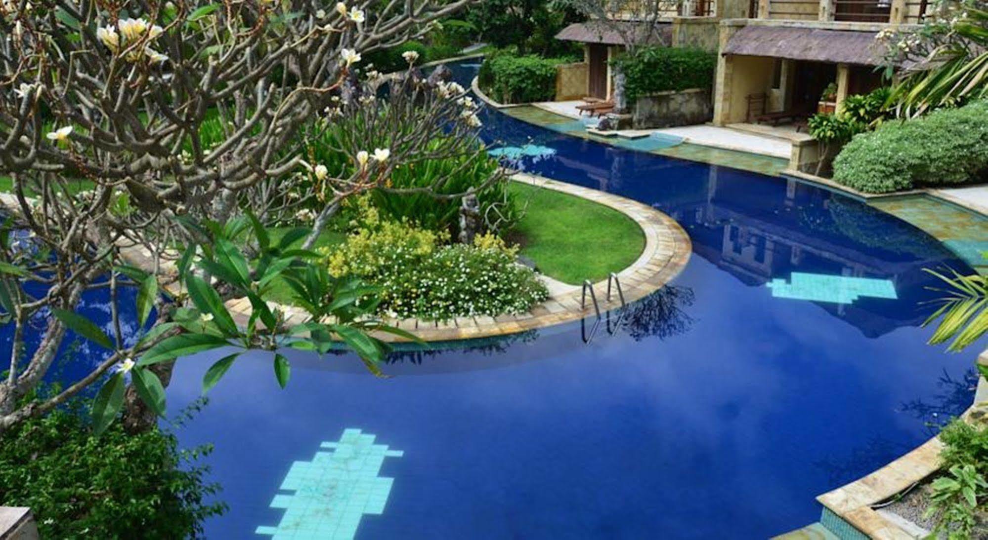 Pool Villa Merumatta Senggigi Buitenkant foto